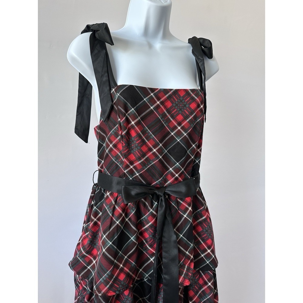 NWT Francesca's Women's Sz: M Charlotte Red Green Plaid Tiered Midi Dress - Picture 2 of 5